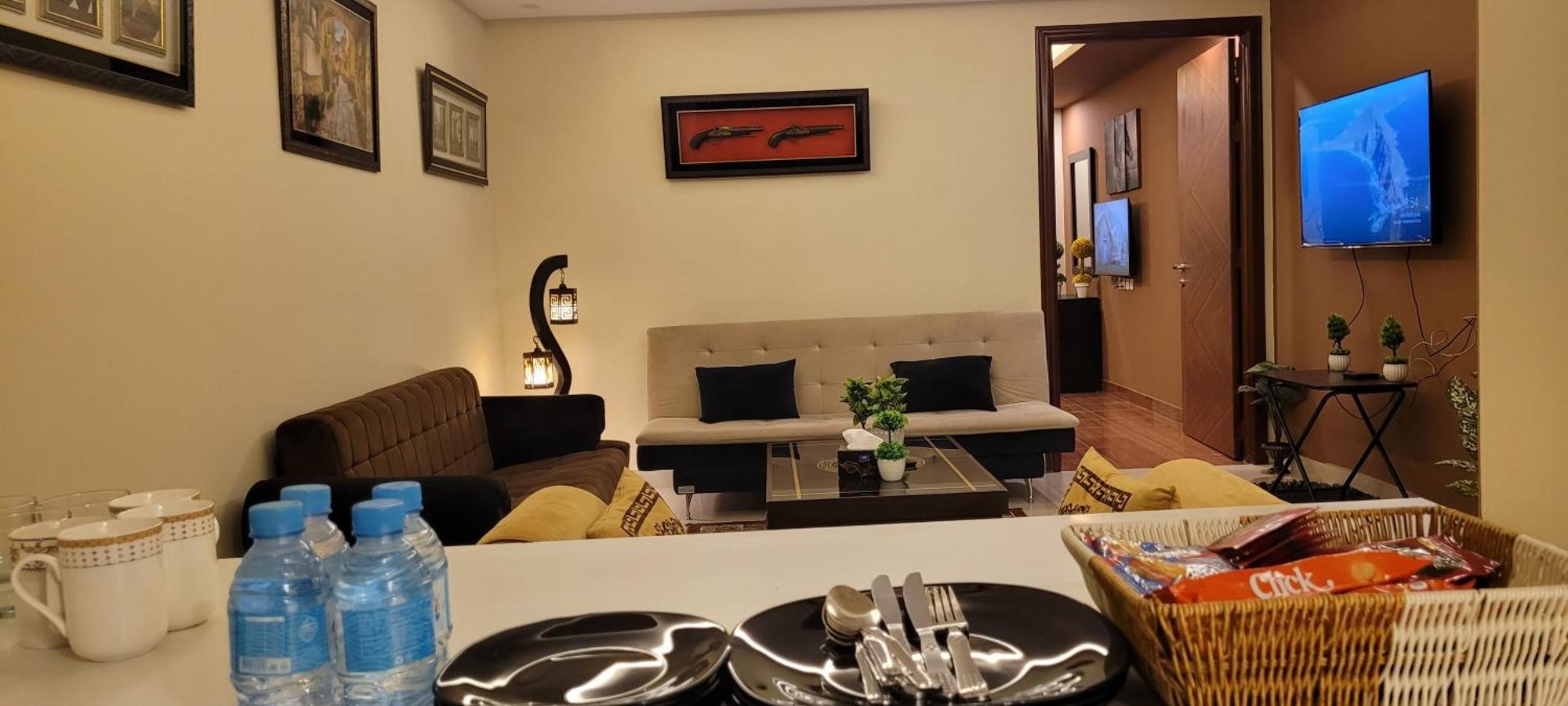 Goldcrest Luxury Apartments Lahore Exterior foto