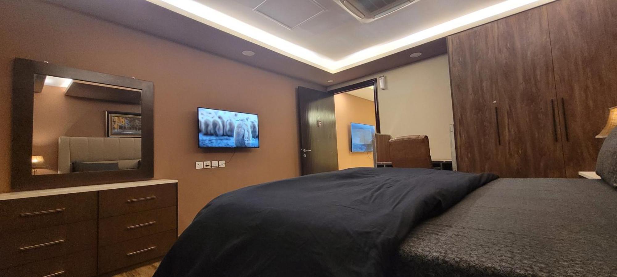 Goldcrest Luxury Apartments Lahore Exterior foto